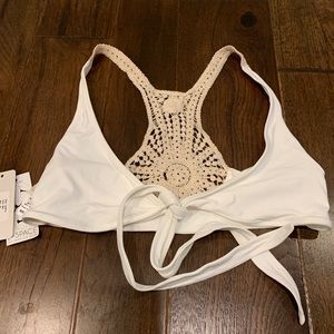 L*space Tie front top